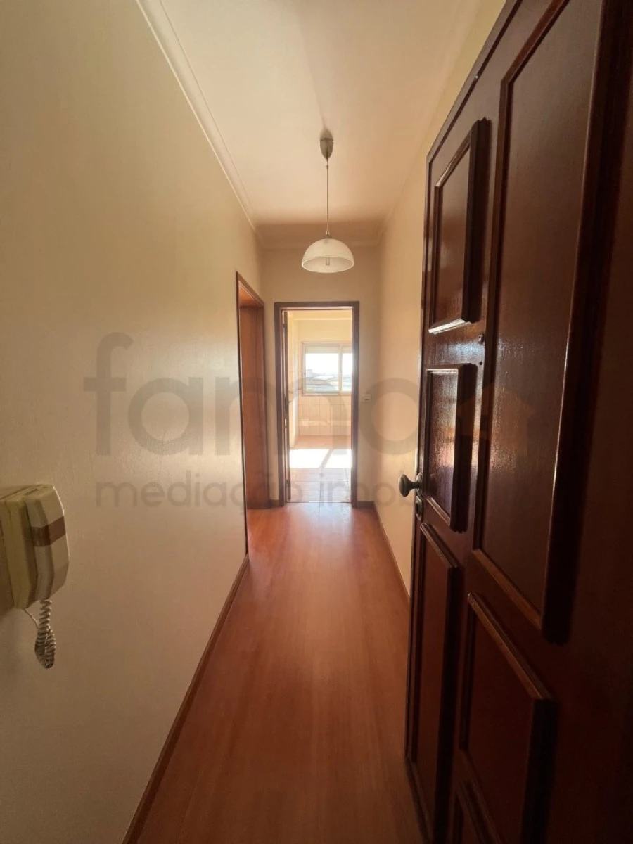 Apartamento T2 para Venda em Queluz e Belas Foto 18