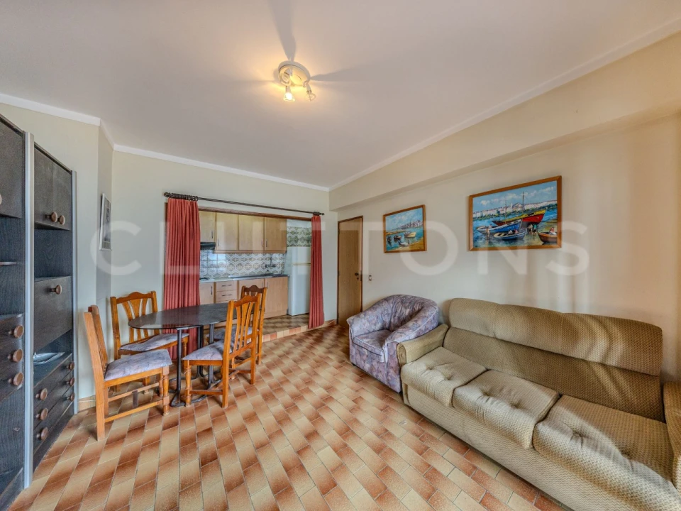 Apartamento T1 para Venda em Quarteira Foto 4