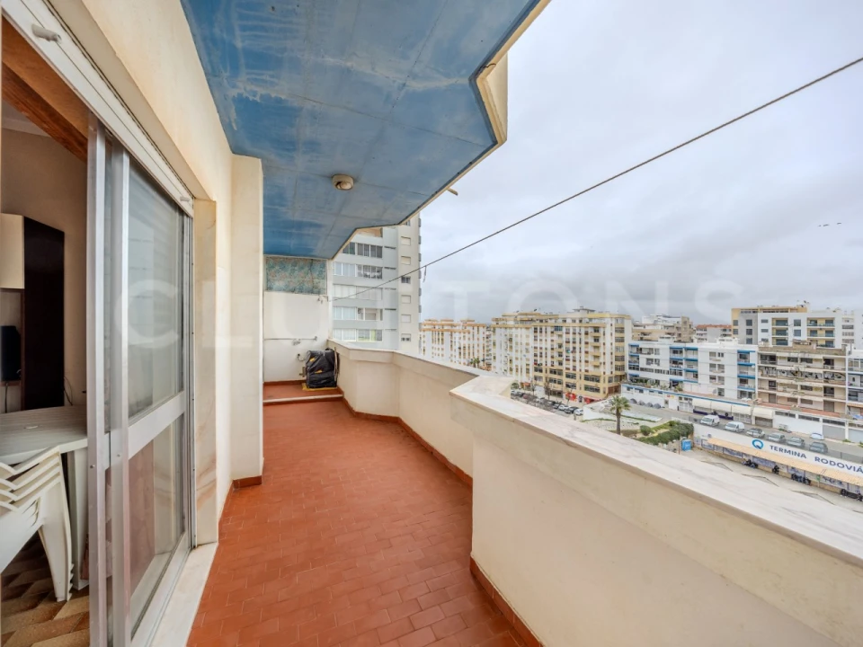 Apartamento T1 para Venda em Quarteira Foto 6