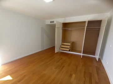 Apartamento T1 para Arrendamento em Arroios
