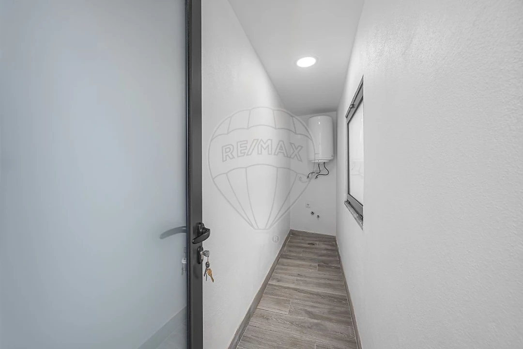 Moradia T1 para Venda em Ramada e Caneças Foto 10