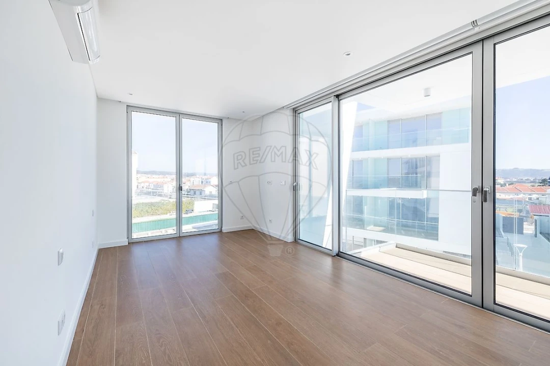 Apartamento T2 para Venda em São Martinho do Porto Foto 3
