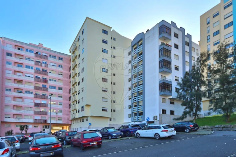 Apartamento T1 para Venda em Cacém e São Marcos Foto 8