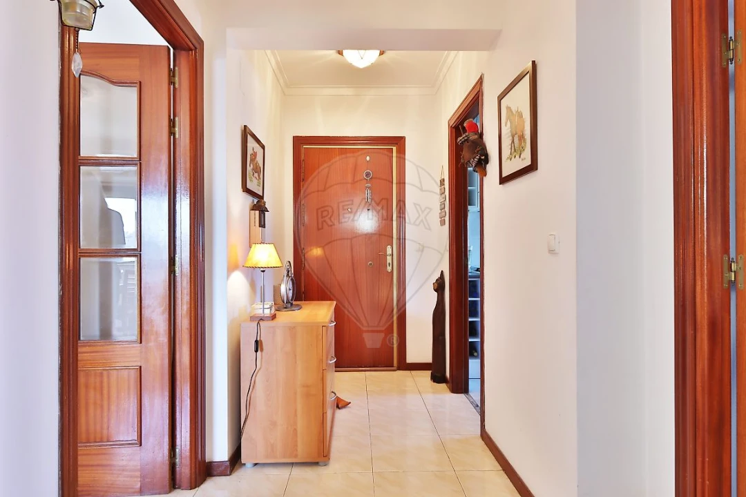 Apartamento T1 para Venda em Cacém e São Marcos Foto 4