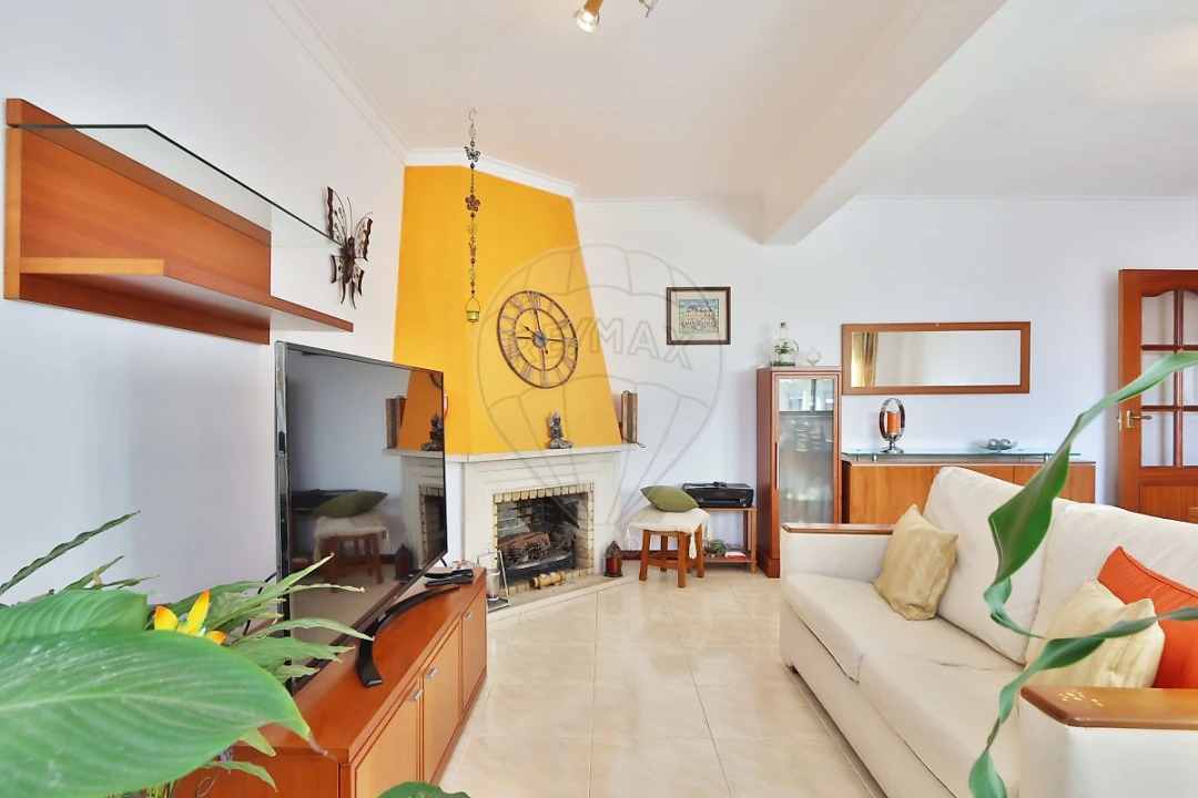 Apartamento T1 para Venda em Cacém e São Marcos Foto 10