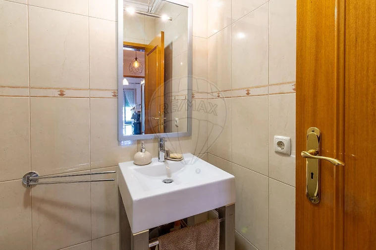 Apartamento T2 para Venda em Sandim, Olival, Lever e Crestuma Foto 3