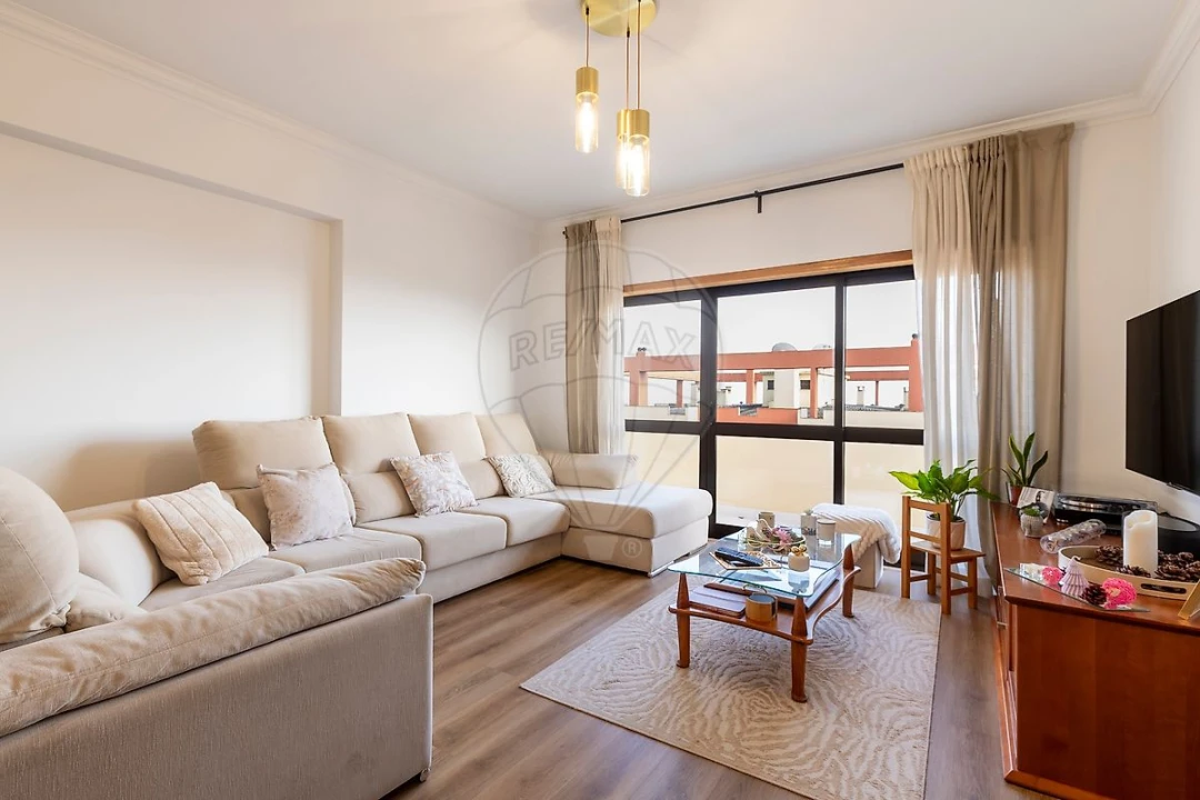 Apartamento T3 para Venda em Póvoa de Santa Iria e Forte da Casa Foto 4