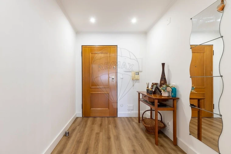 Apartamento T3 para Venda em Póvoa de Santa Iria e Forte da Casa Foto 25