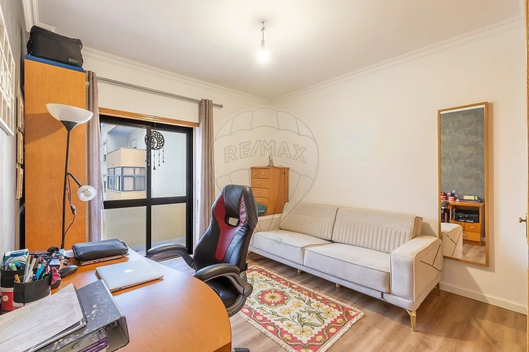 Apartamento T3 para Venda em Póvoa de Santa Iria e Forte da Casa Foto 23