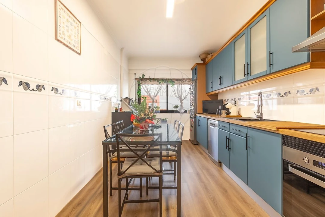 Apartamento T3 para Venda em Póvoa de Santa Iria e Forte da Casa Foto 8