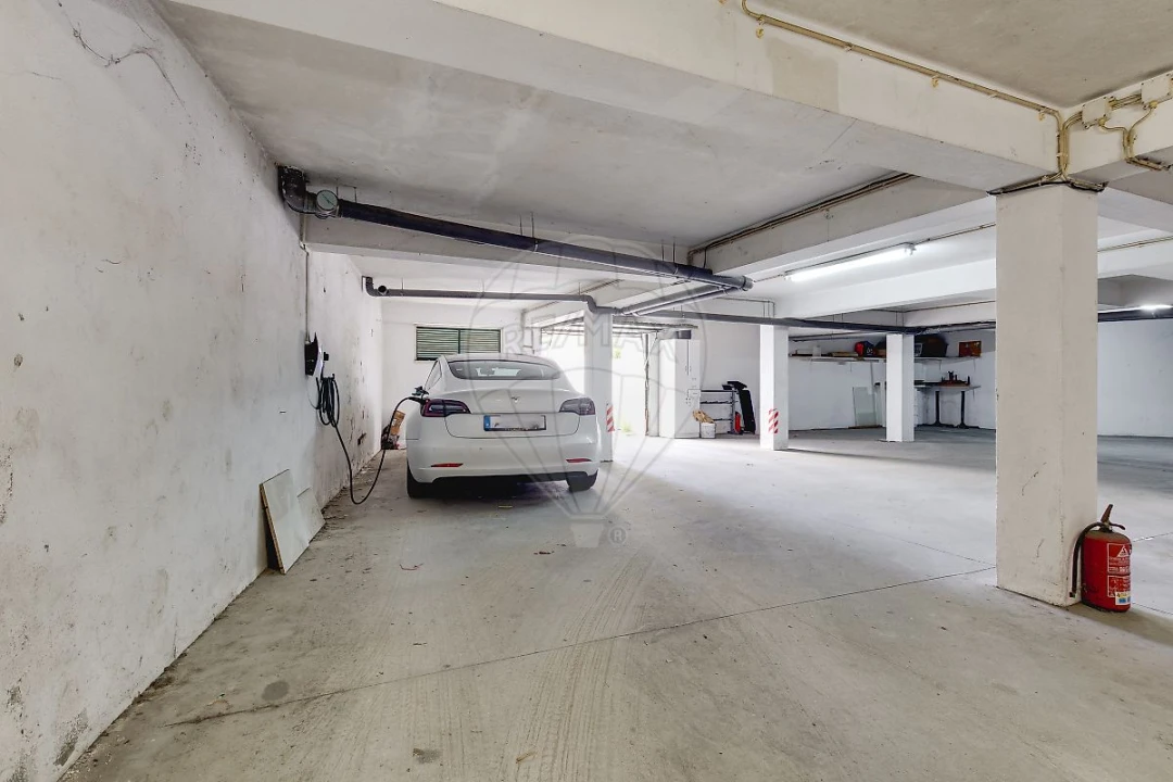 Apartamento T2 para Venda em Santa Iria de Azoia, São João da Talha e Bobadela Foto 24