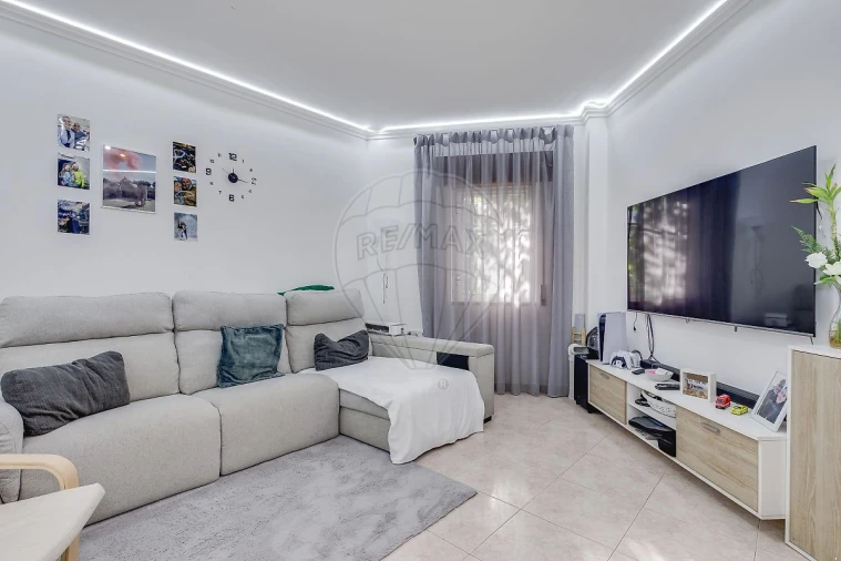 Apartamento T2 para Venda em Santa Iria de Azoia, São João da Talha e Bobadela Foto 18