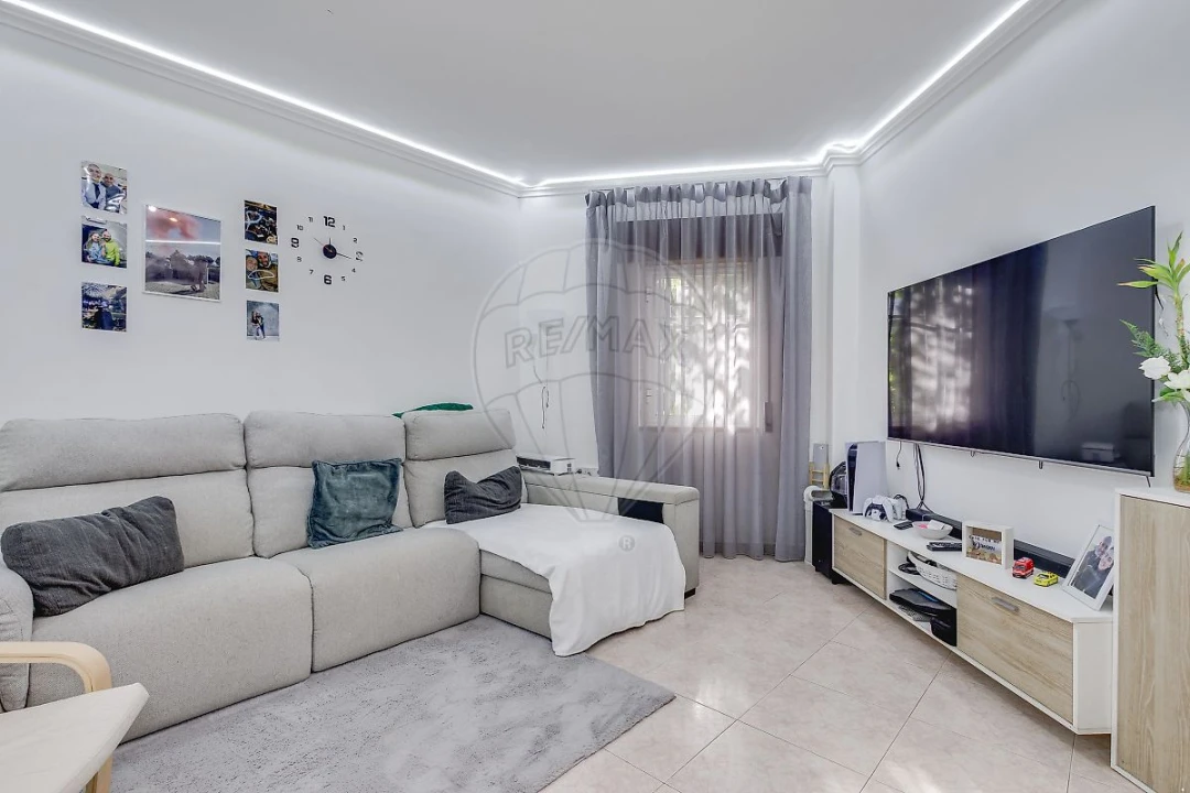 Apartamento T2 para Venda em Santa Iria de Azoia, São João da Talha e Bobadela Foto 18