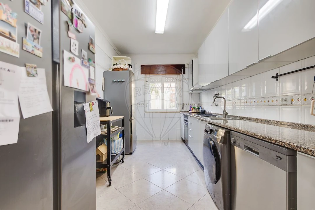 Apartamento T2 para Venda em Santa Iria de Azoia, São João da Talha e Bobadela Foto 13