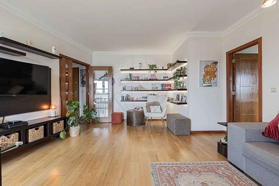 Apartamento T1 para Arrendamento em Carnide Foto 5
