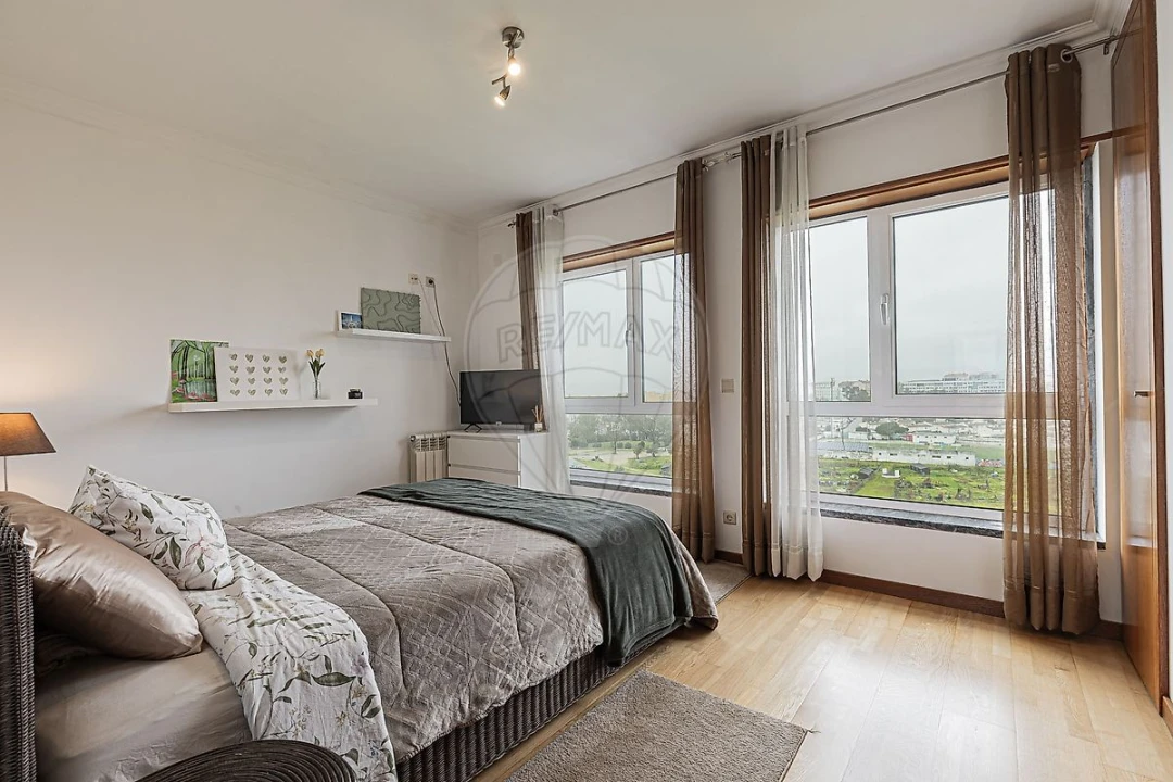 Apartamento T1 para Arrendamento em Carnide Foto 18