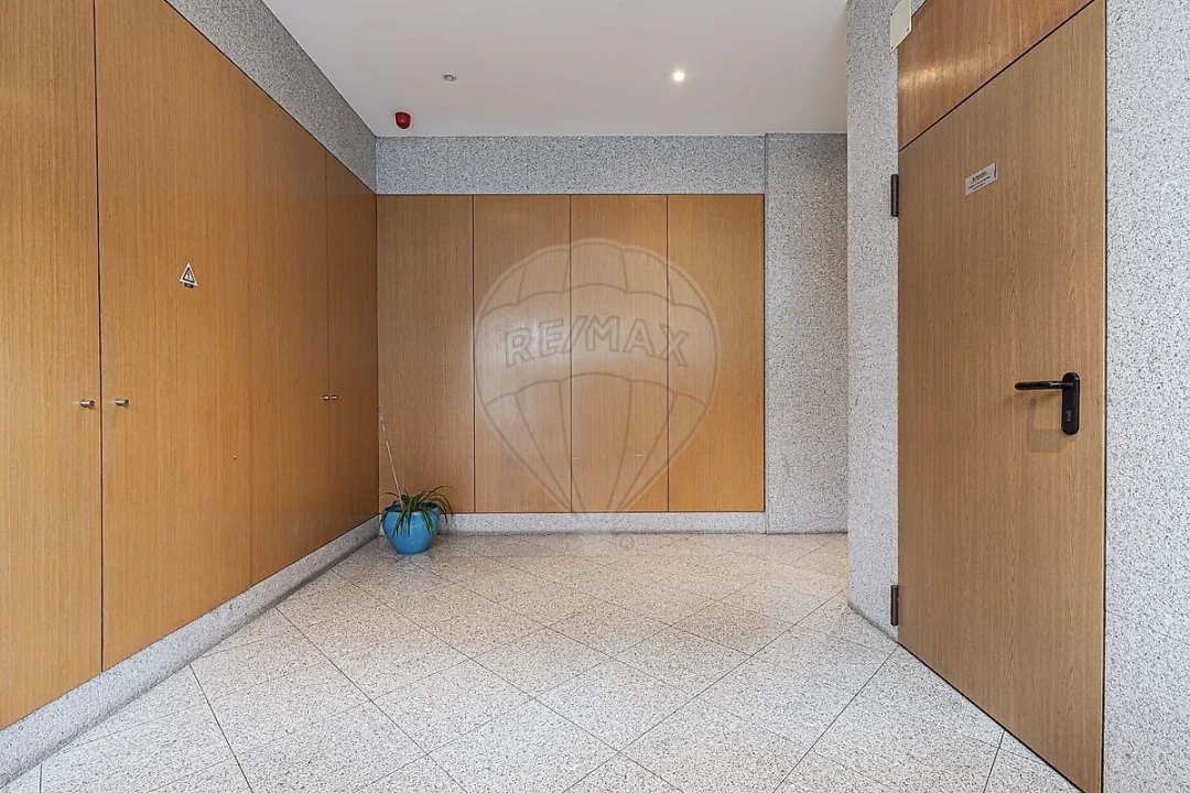 Apartamento T1 para Arrendamento em Carnide Foto 22