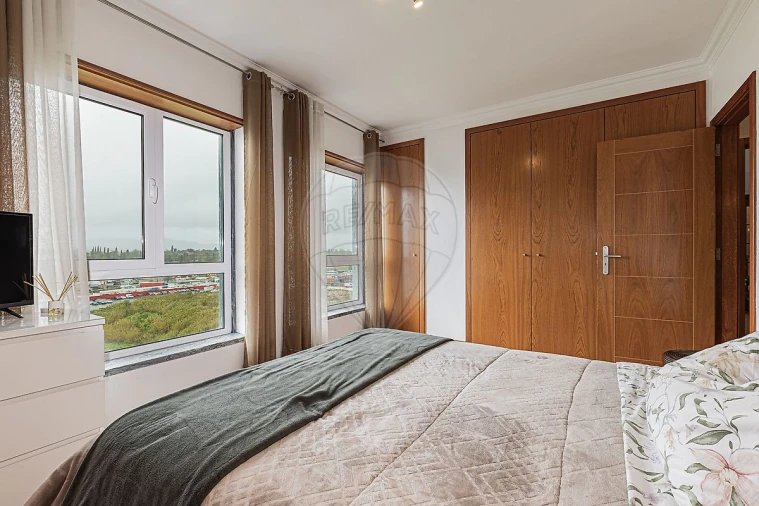 Apartamento T1 para Arrendamento em Carnide Foto 19