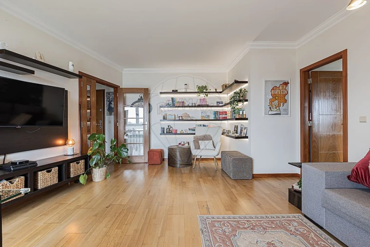 Apartamento T1 para Arrendamento em Carnide Foto 5
