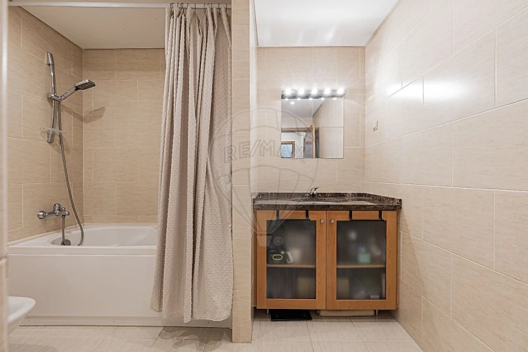 Apartamento T1 para Arrendamento em Carnide Foto 13