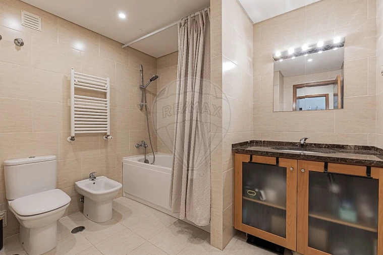 Apartamento T1 para Arrendamento em Carnide Foto 14