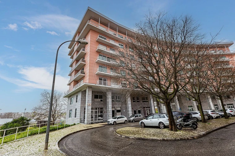 Apartamento T1 para Arrendamento em Carnide Foto 23
