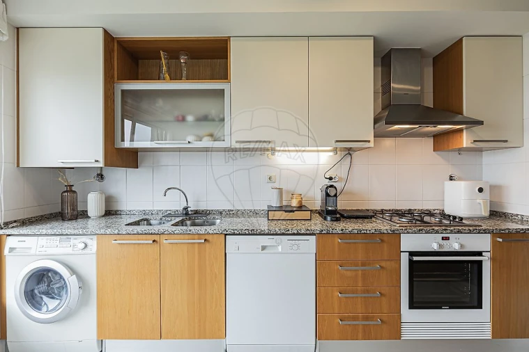Apartamento T1 para Arrendamento em Carnide Foto 9