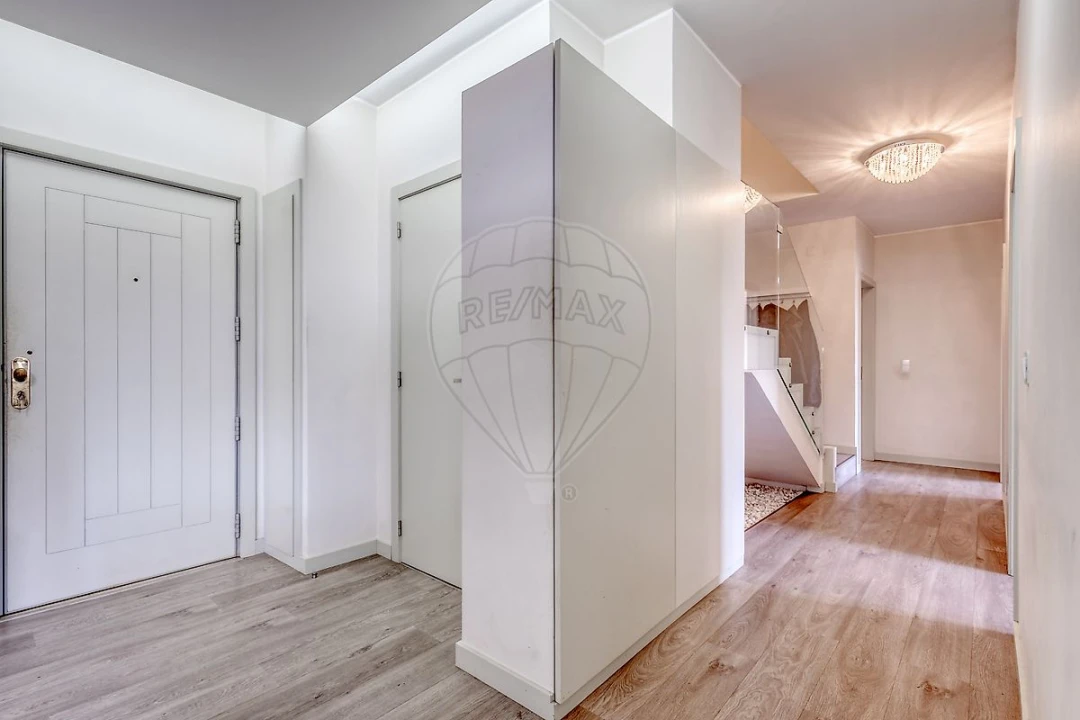 Apartamento T4 para Venda em Paranhos Foto 6