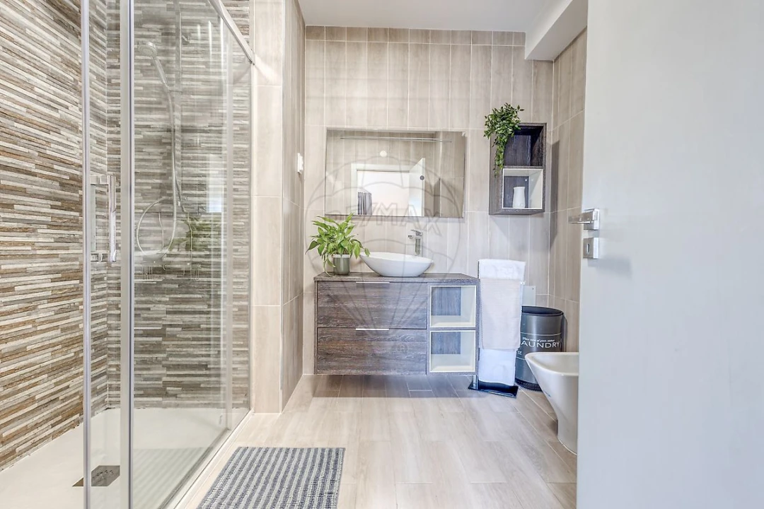 Apartamento T4 para Venda em Paranhos Foto 28