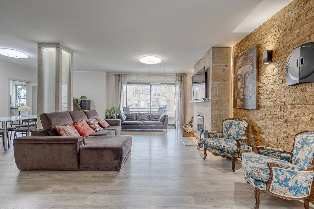 Apartamento T4 para Venda em Paranhos Foto 10