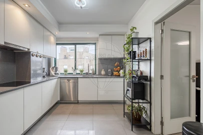 Apartamento T4 para Venda em Paranhos
