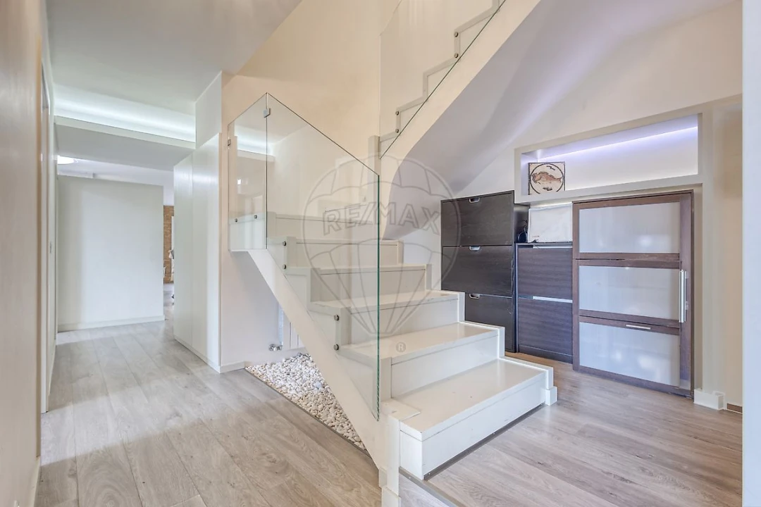 Apartamento T4 para Venda em Paranhos Foto 23