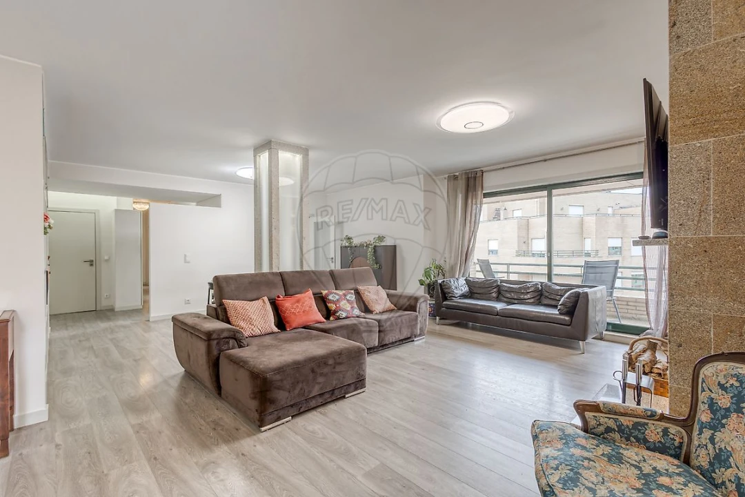 Apartamento T4 para Venda em Paranhos Foto 12