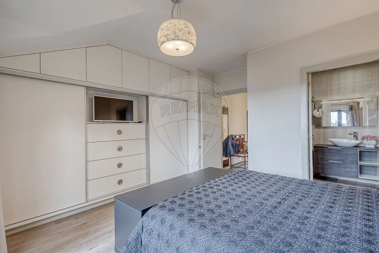 Apartamento T4 para Venda em Paranhos Foto 32