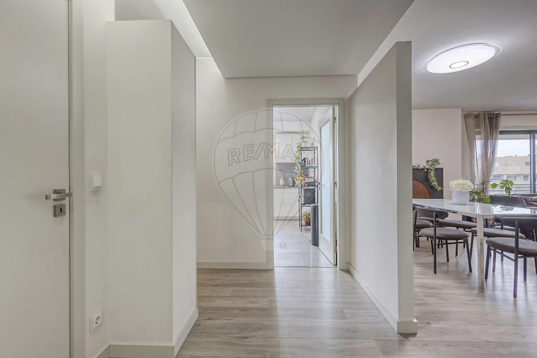 Apartamento T4 para Venda em Paranhos Foto 7