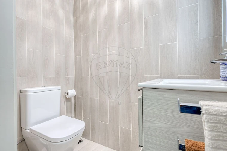 Apartamento T4 para Venda em Paranhos Foto 16