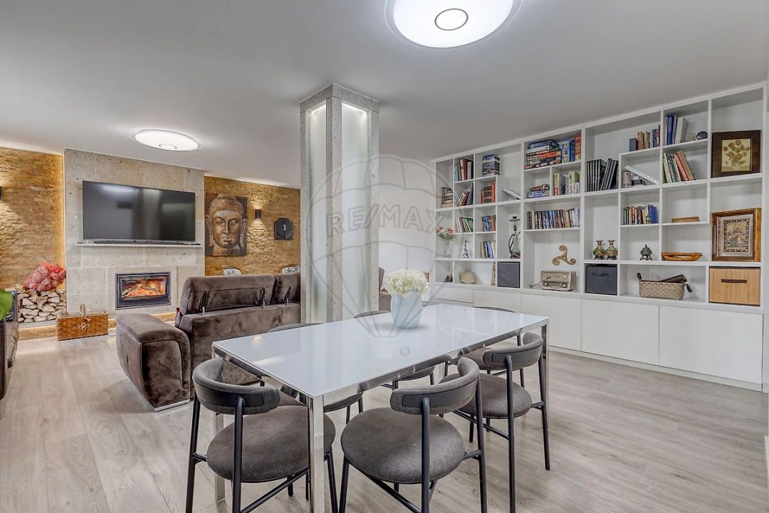 Apartamento T4 para Venda em Paranhos Foto 9
