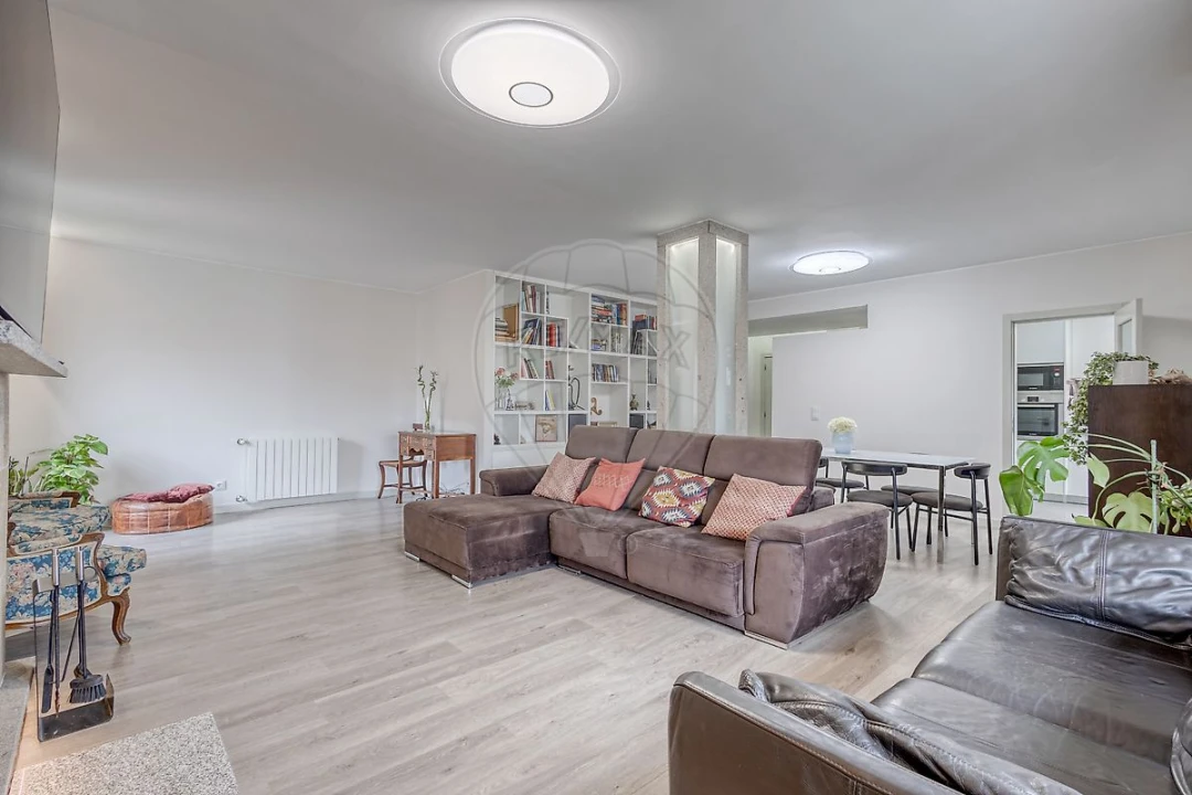 Apartamento T4 para Venda em Paranhos Foto 13