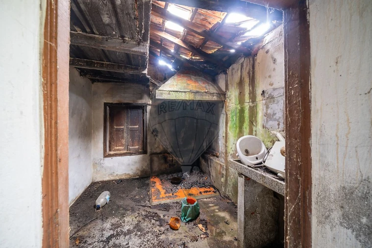 Moradia T2 para Venda em Covões e Camarneira Foto 8