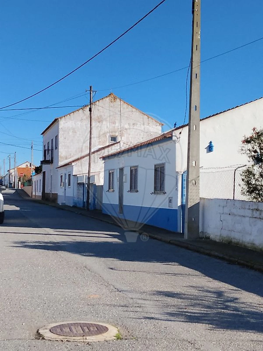 Moradia T3 para Venda em Vale de Santiago Foto 18