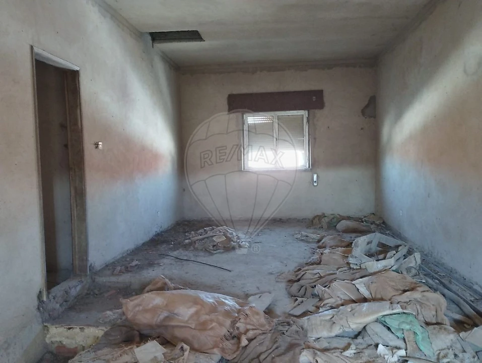 Moradia T3 para Venda em Vale de Santiago Foto 13