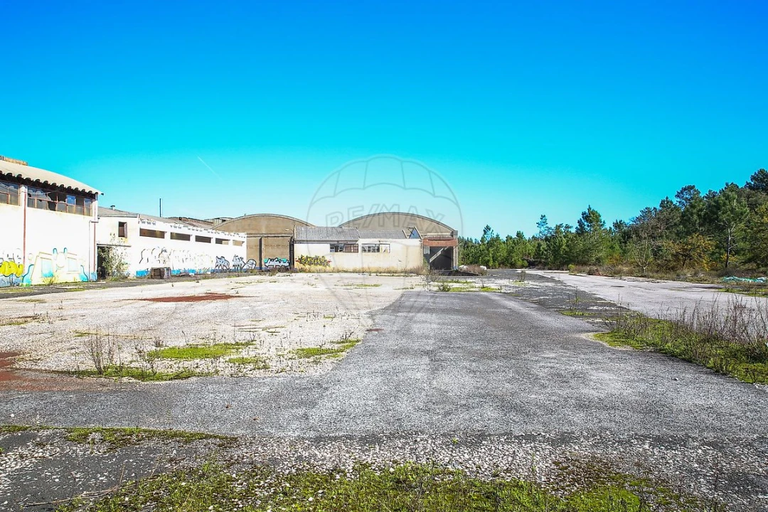 Armazém para Venda em Aveiras de Baixo Foto 13