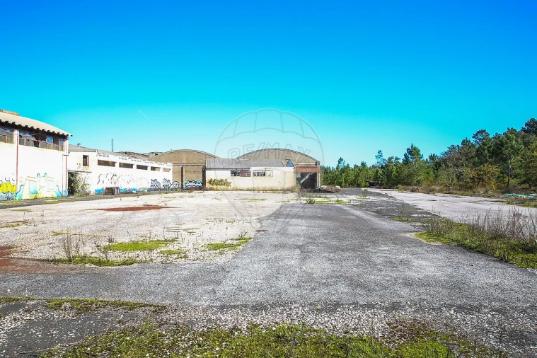 Armazém para Venda em Aveiras de Baixo Foto 13