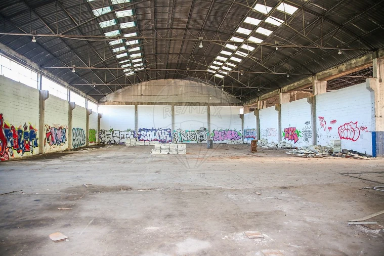 Armazém para Venda em Aveiras de Baixo Foto 2