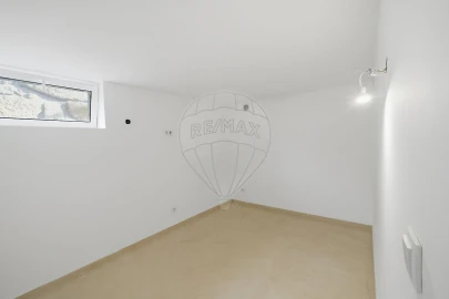 Moradia T4 para Venda em Lordelo do Ouro e Massarelos
