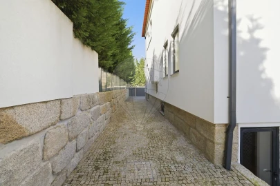 Moradia T4 para Venda em Lordelo do Ouro e Massarelos