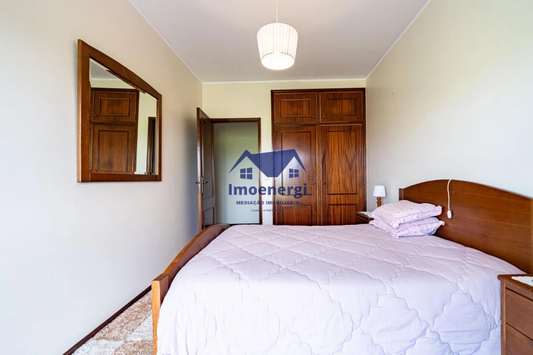 Apartamento T3 para Venda em Azurara Foto 12