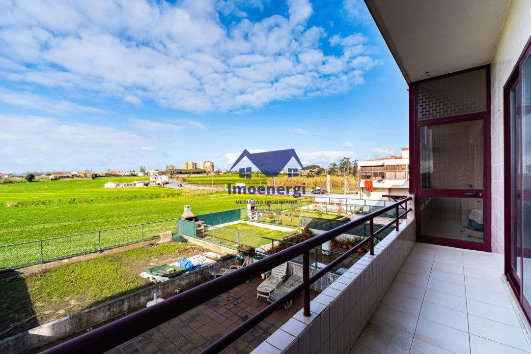 Apartamento T3 para Venda em Azurara Foto 13