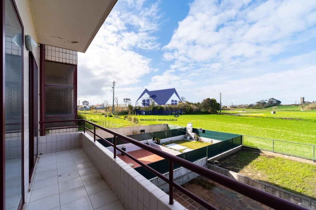 Apartamento T3 para Venda em Azurara Foto 14