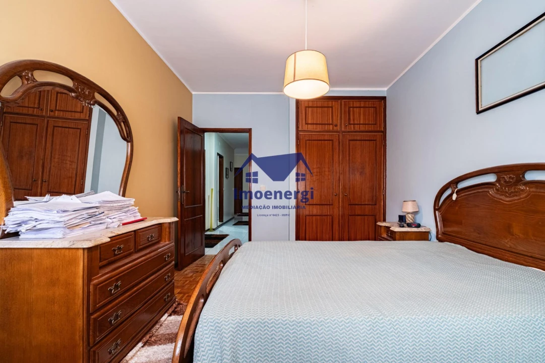 Apartamento T3 para Venda em Azurara Foto 3